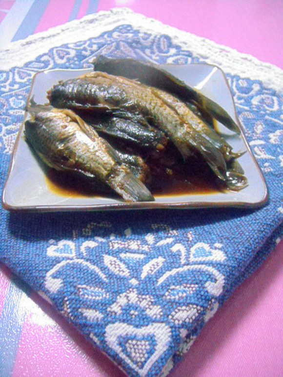 鯽魚的家常做法_家常鯽魚做法大全_家常鯽魚做法視頻