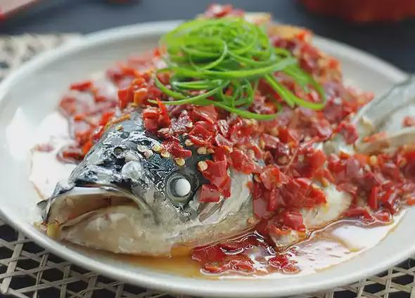 鰱魚頭的做法_家常鰱魚頭怎么做_怎么燒鰱魚頭