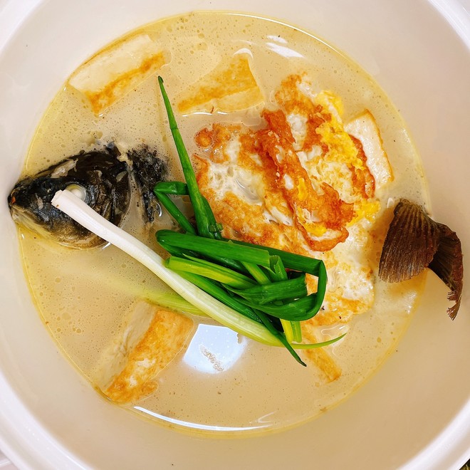 鯽魚豆腐湯做法_豆腐鯽魚湯的做法又白又濃_豆腐鯽魚湯做法大全