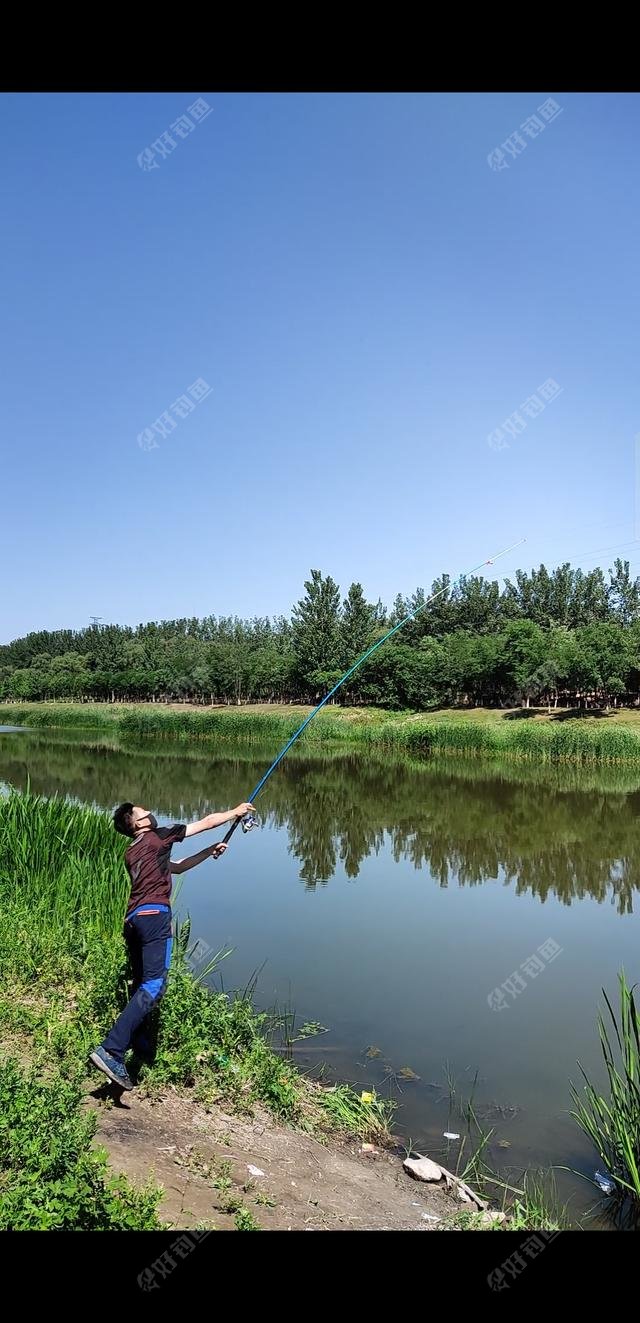 夏季野釣全攻略_夏季野釣魚的技巧和方法_夏季野釣的技巧及注意事項