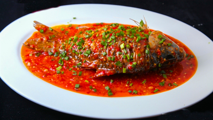 鯽魚豆腐湯做法_豆腐鯽魚湯的做法又白又濃_豆腐鯽魚湯怎么做才好吃