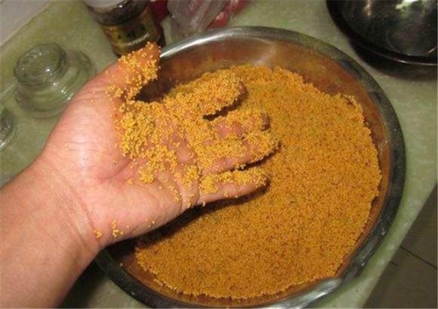 鯉魚配方餌料草魚可以吃嗎_鯉魚配方餌料草魚能吃嗎_鯉魚草魚餌料配方