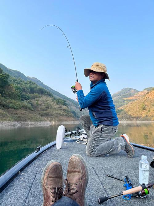 萬峰湖釣魚場_萬峰湖釣魚天堂_2024萬峰湖釣魚情況