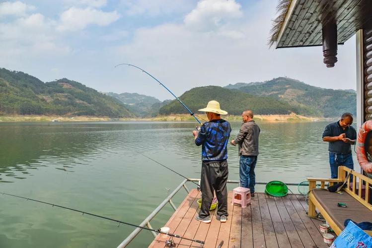 萬峰湖釣魚場_萬峰湖釣魚天堂_2024萬峰湖釣魚情況
