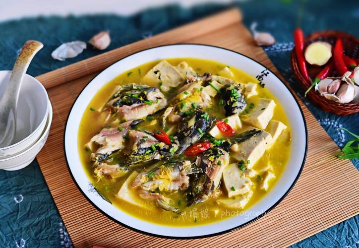 豆腐硌牙魚湯_魚燉豆腐豆芽_嘎牙魚燉豆腐