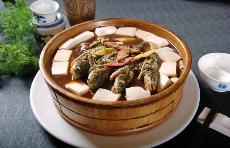 魚燉豆腐豆芽_嘎牙魚燉豆腐_豆腐硌牙魚湯