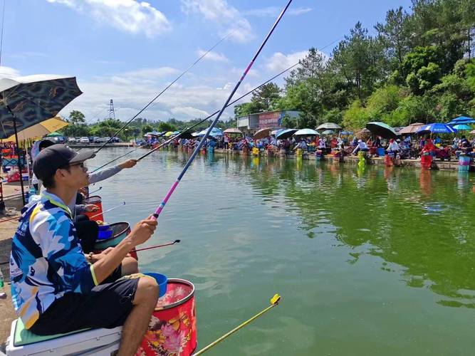 中國釣魚視頻_釣魚視頻中國男人_釣魚視頻中國版
