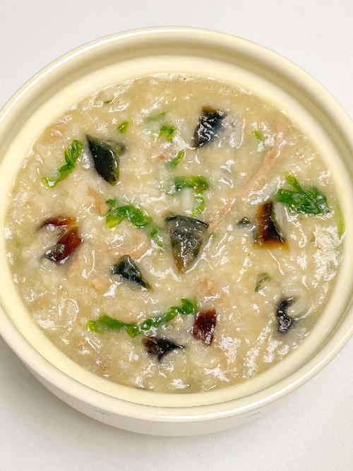 砂鍋煲粥食譜_皮蛋瘦肉粥做法_皮蛋魚肉豬肉粥做法?