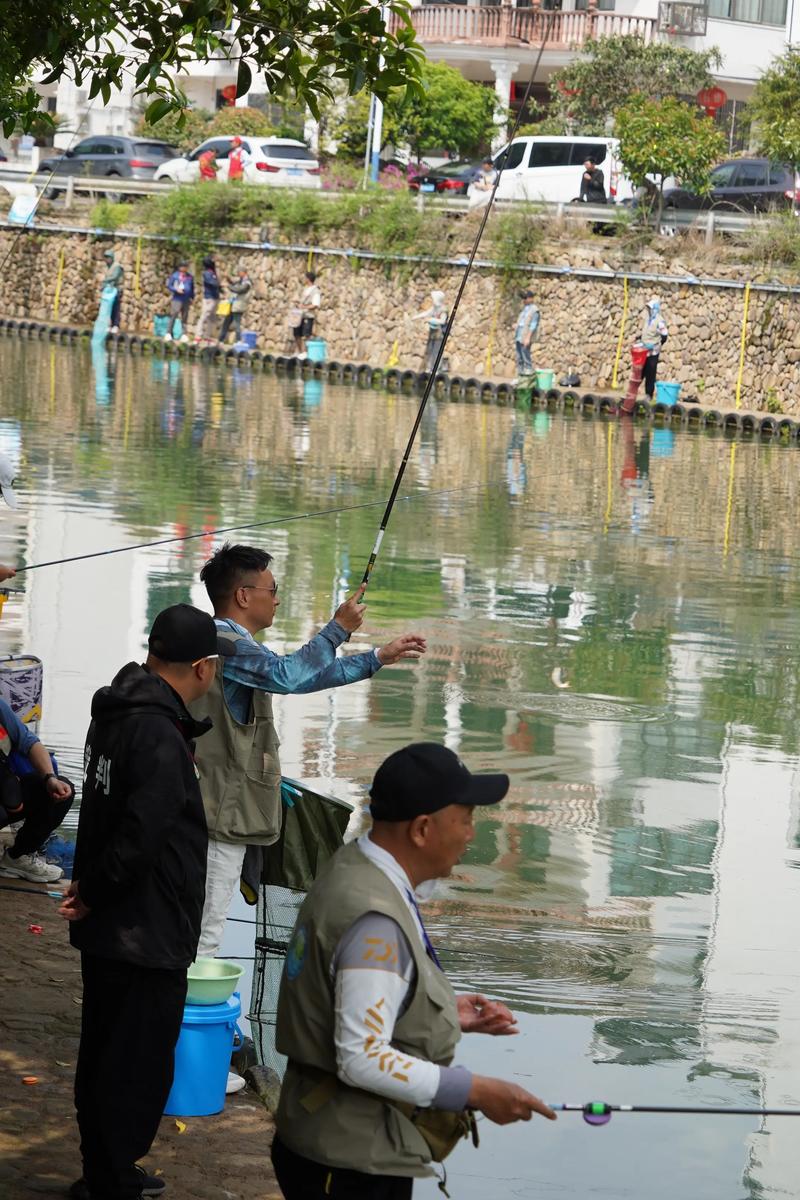 《極限釣魚》第三季第8集日本溪流釣出海夜釣_溪流釣可以釣到幾月_溪流釣釣法