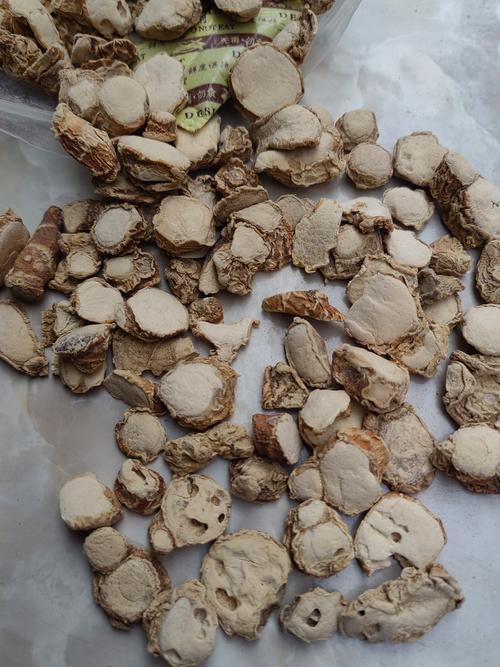 山奈大料的作用及食用方法_山奈在大料中的作用_山奈就是大料嗎?