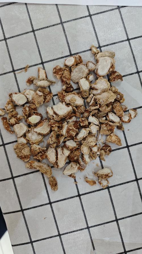 山奈在大料中的作用_山奈就是大料嗎?_山奈大料的作用及食用方法