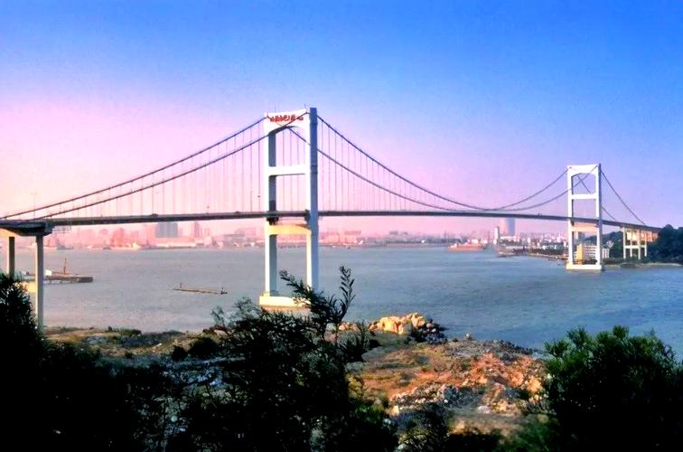汕頭海灣大橋上面的名字_汕頭海灣大橋下_汕頭海灣大橋