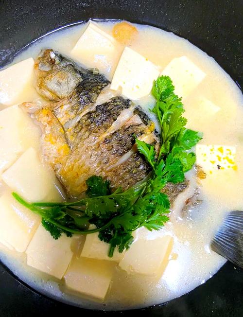 清燉黑魚湯怎么不腥_魚湯無腥味做法_燉魚湯去腥技巧