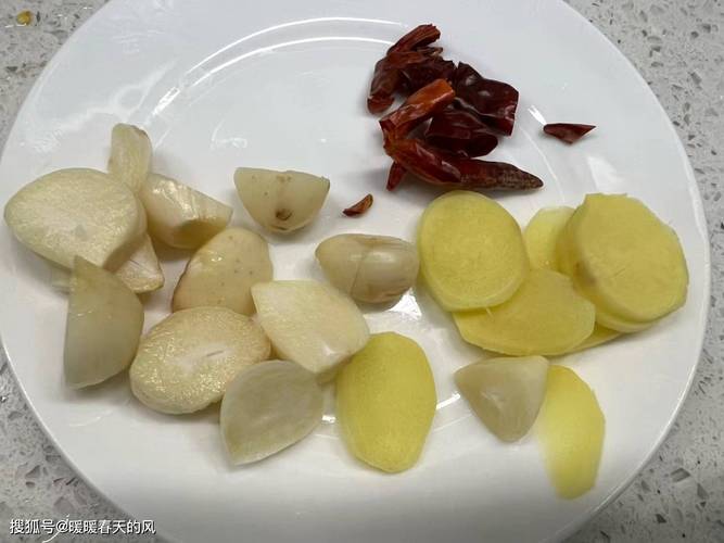 中華鱘魚營養價值功效_清蒸鱘魚的家常做法_紅燒中華鱘魚做法步驟