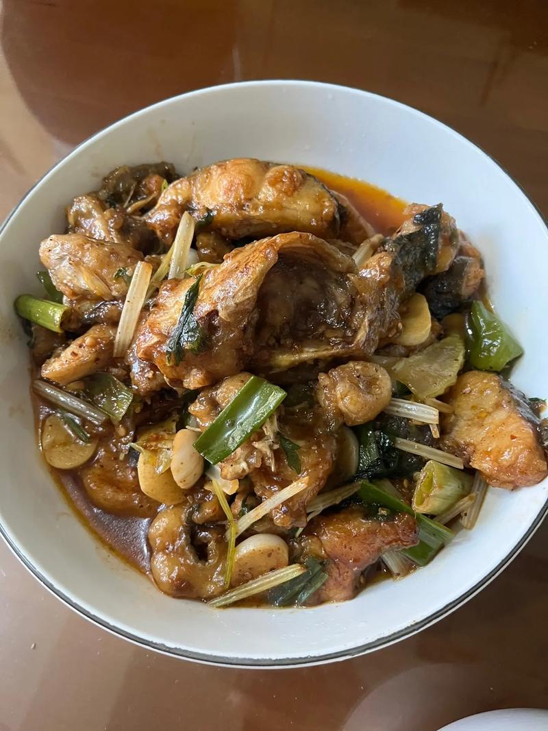 紅燒鯰魚的家常做法_川菜紅燒鯰魚做法 家常菜 鯰魚營養價值