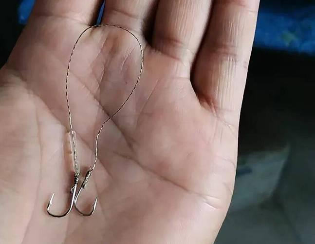 流水釣魚調漂技巧圖解_蚯蚓釣魚找底技巧_野釣蚯蚓調漂方法