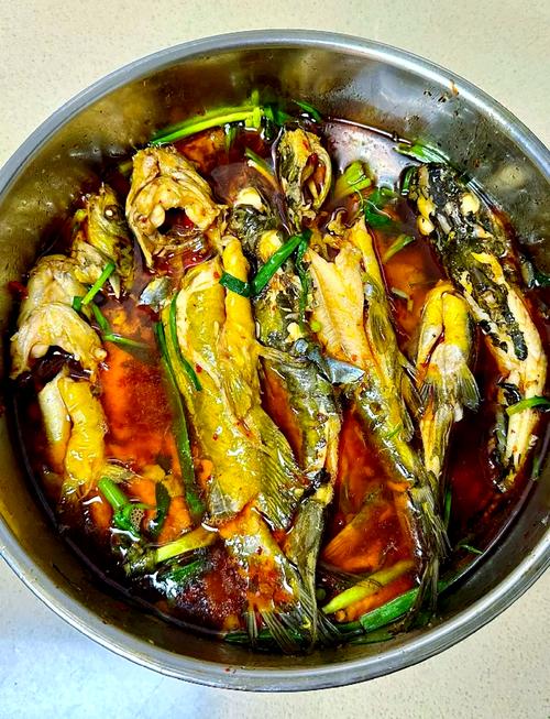 黃辣丁魚火鍋功效作用_四川正宗酸菜黃辣丁魚的做法?_四川黃辣丁魚火鍋做法