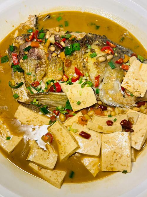 名廚必會的紅燒鰱魚頭做法必看_怎樣做紅燒鰱魚頭_如何做紅燒鰱魚