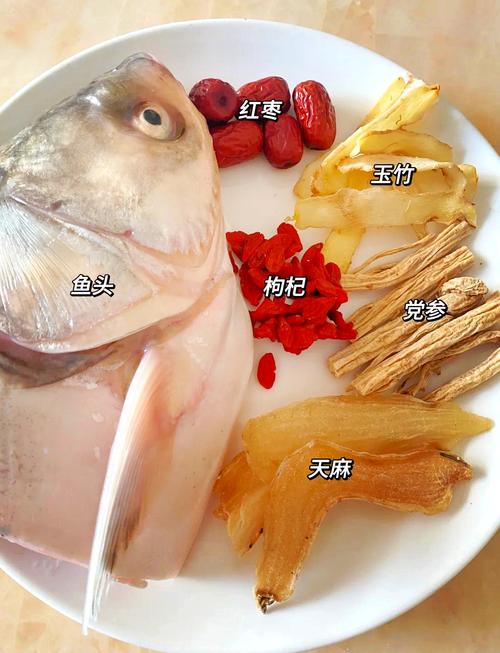 燉魚頭湯做法_魚頭湯去腥技巧_豆腐魚頭湯