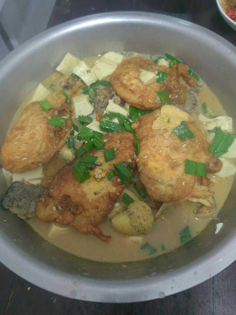 鲅魚燉豆腐做法_鲅魚燉豆腐的做法_鲅魚燉豆腐湯色奶白秘訣