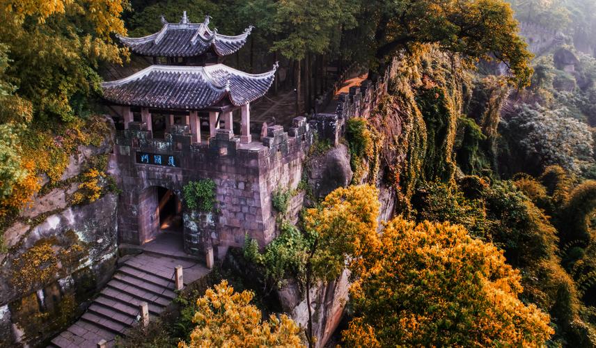 釣魚城城墻歷史_釣魚城火藥味石頭_釣魚城 攻略