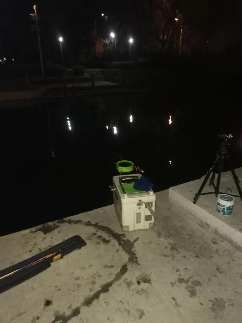 深秋夜釣魚技巧_深秋魚口旺盛期_晚秋夜釣最佳時間段