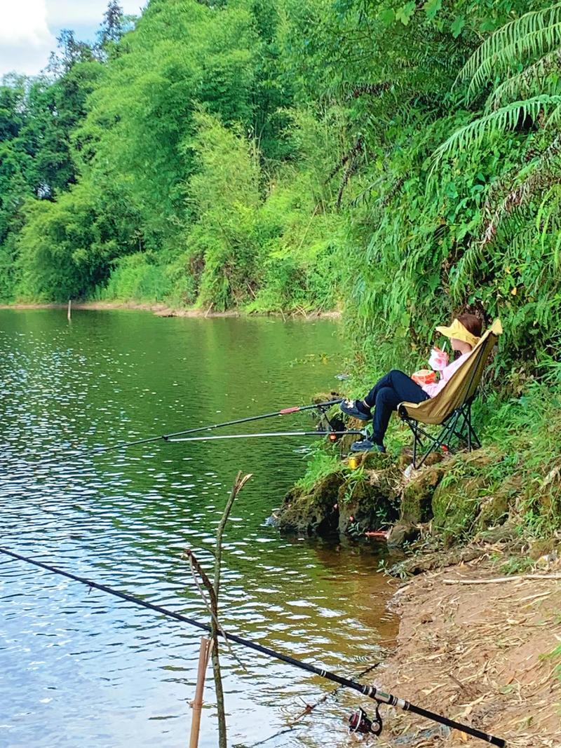 釣魚技巧分享_咱來談談野釣吧_新手釣友提高釣技關鍵點