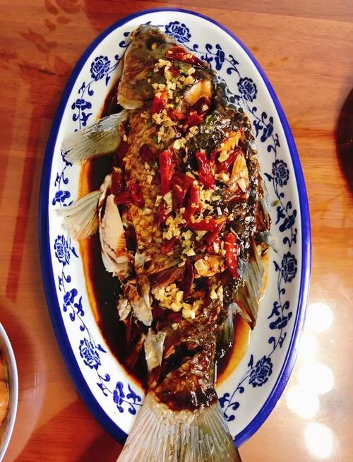 年夜飯開場菜紅燒鯉魚寓意_紅燒鯉魚的家常做法_國宴紅燒鯉魚做法