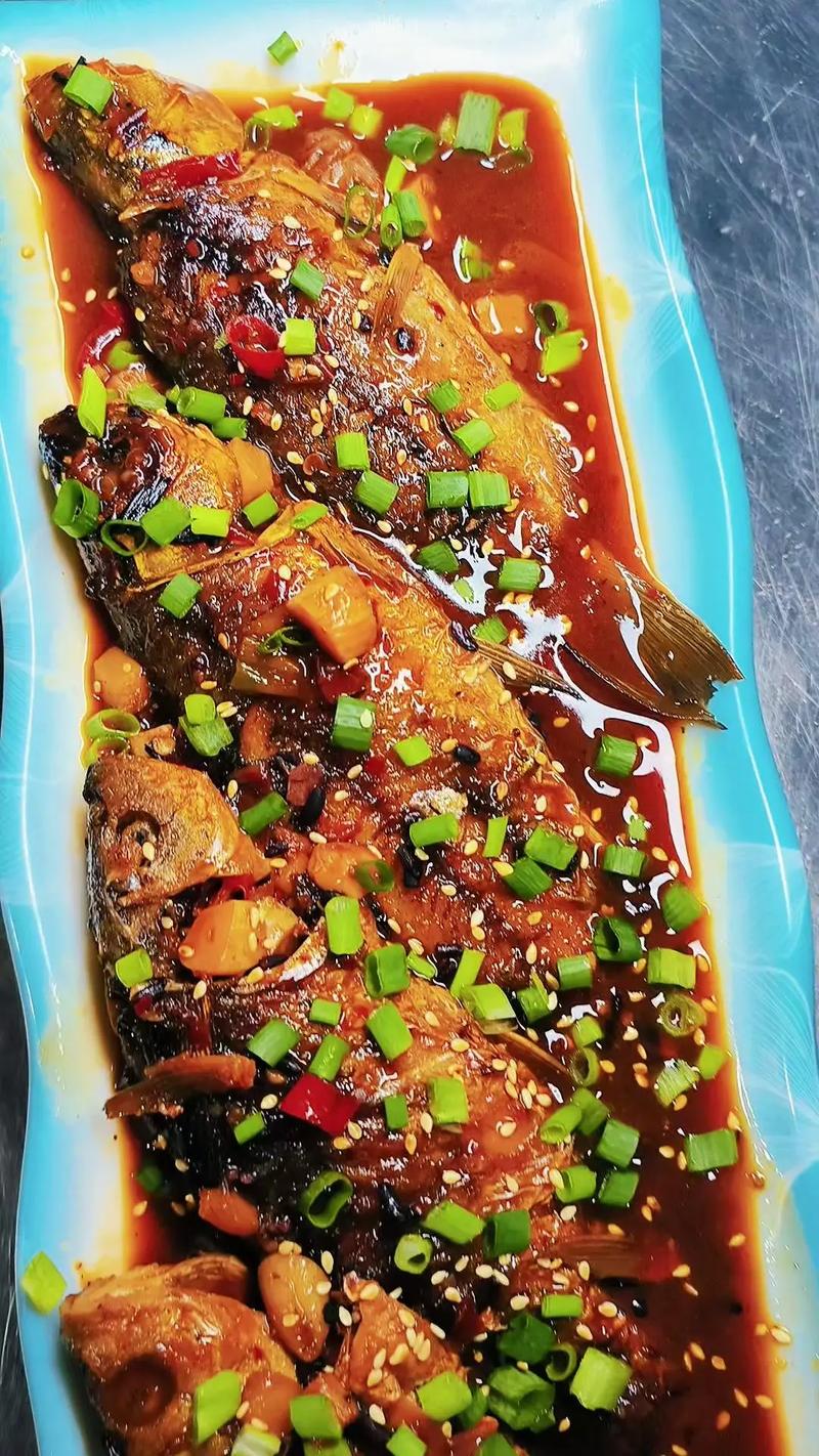 紅燒鯽魚調料_紅燒鯽魚最正宗的做法_醬燒鯽魚做法