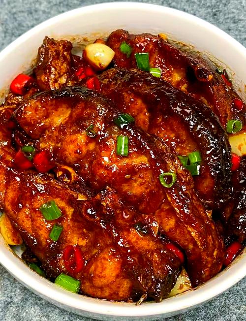 鯰魚紅燒魚塊的家常做法?_鯰魚去腥技巧_江蘇鯽魚做法