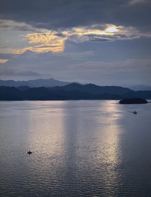 貴陽到羅甸高鐵旅游攻略_羅甸千島湖_羅甸暖冬康養季