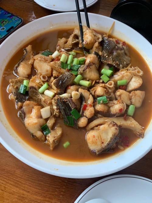 花鰱魚挑選技巧_東北花鰱魚燉做法_瘦肉釣鰱鳙餌料清燉花鰱魚頭的家常做法?