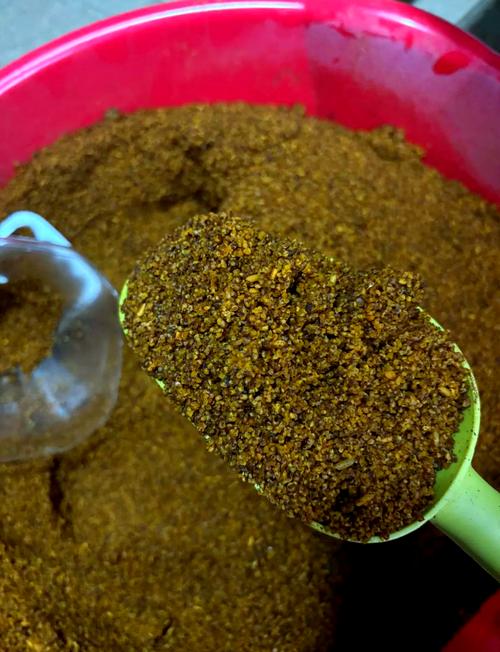 自制酒米窩料配方_冬季鯽魚特效窩料_野釣窩料制作配方