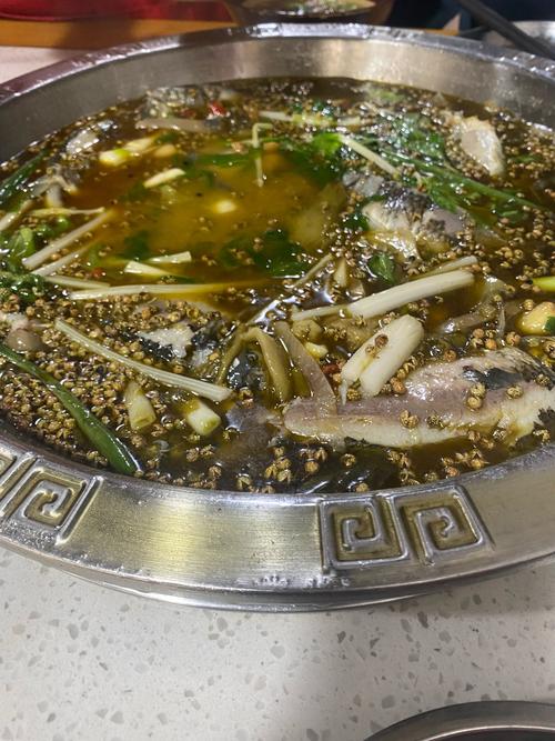 酸辣開胃魚片腌制_酸菜魚可以用鯽魚做嗎?具體做法?_酸菜魚家庭做法