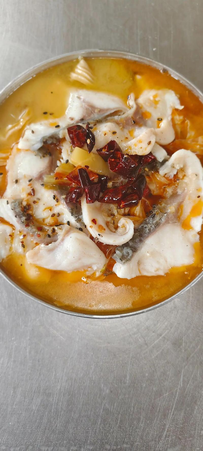 酸菜魚做法_草魚酸菜魚教程_鐵鍋兄弟的酸菜草魚做法?