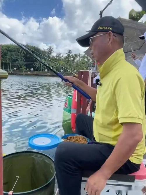 老鬼釣魚學校教練名字_易哲_老鬼釣魚學校教練_老鬼易哲水庫釣鯉魚視頻