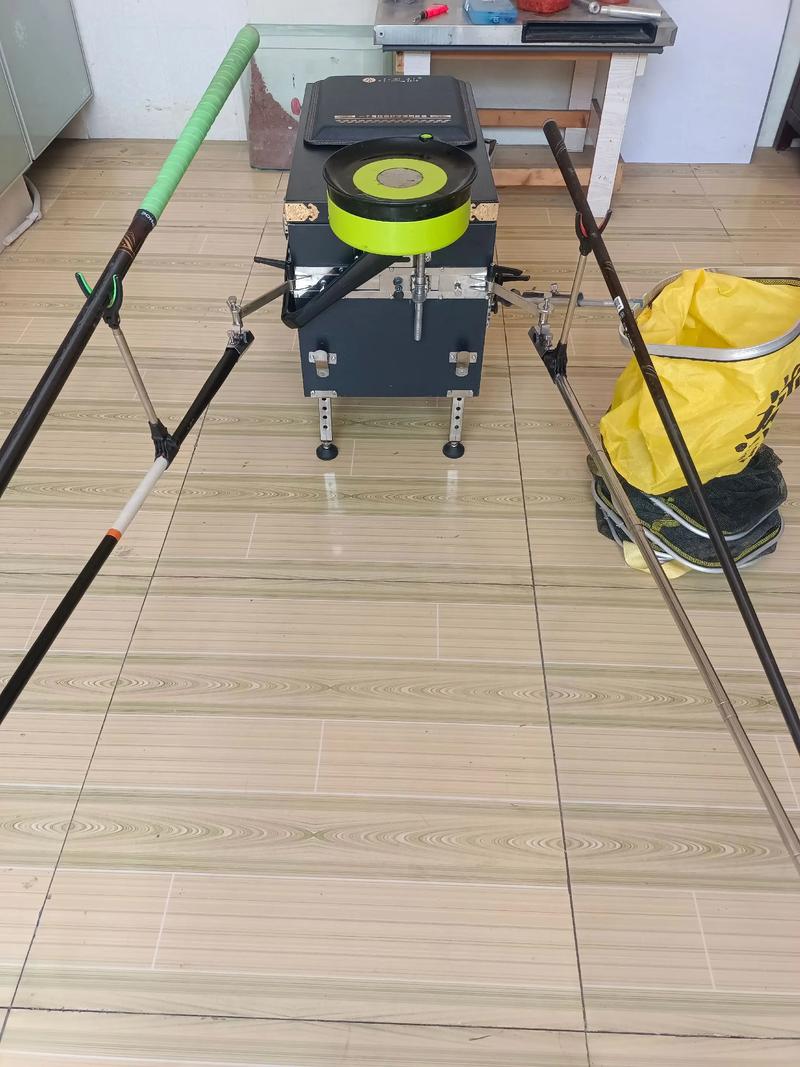 野釣裝備選擇 釣箱與釣臺對比分析 野釣裝備選購攻略_野釣最佳裝備