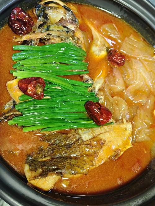 豬油鰱魚餌魚頭泡餅的家常做法?_魚頭泡餅的餅子_魚頭泡餅里的餅