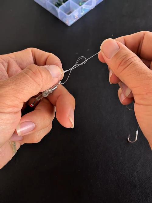 自己做的釣魚神器_牛人自制釣魚神器_男子自制釣魚神器