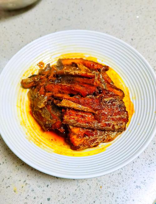 五香酥魚高壓鍋教程_高壓鍋燜酥魚做法_正宗悶酥魚的家常做法