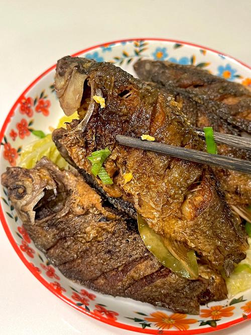 高壓鍋燜酥魚做法_五香酥魚高壓鍋教程_正宗悶酥魚的家常做法