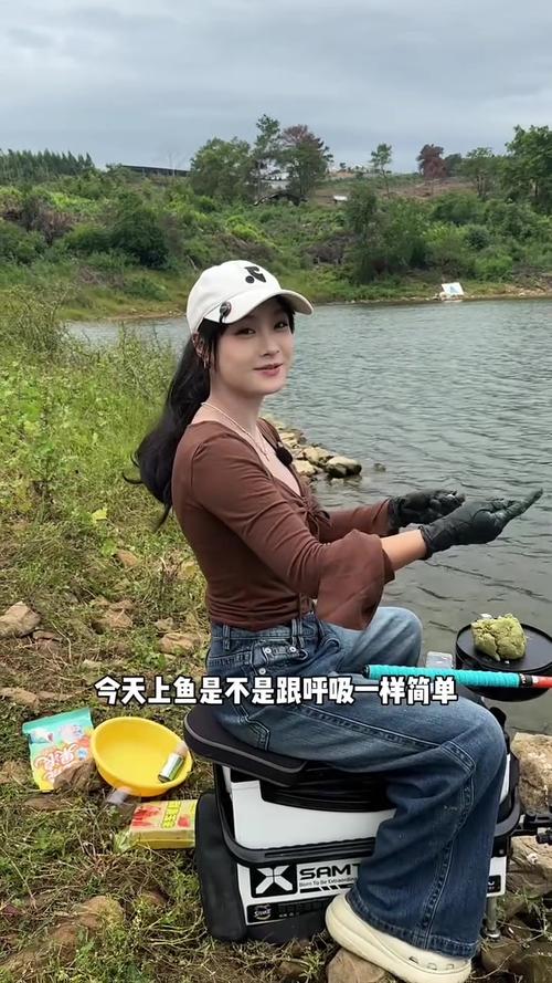 女性釣魚_釣魚小姐姐_美女釣魚搞笑