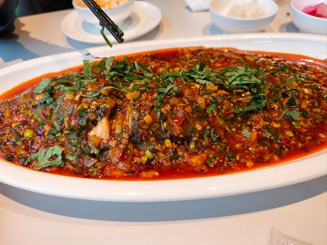 入口即化味道濃郁湖南傳統名菜芙蓉鯽魚必看_芙蓉鯽魚營養價值_芙蓉鯽魚湘菜做法