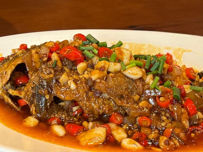 入口即化味道濃郁湖南傳統名菜芙蓉鯽魚必看_芙蓉鯽魚湘菜做法_芙蓉鯽魚營養價值