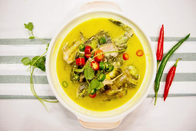 黃顙魚鮮紫蘇湯功效_黃顙魚鮮紫蘇湯做法_黃顙魚的做法