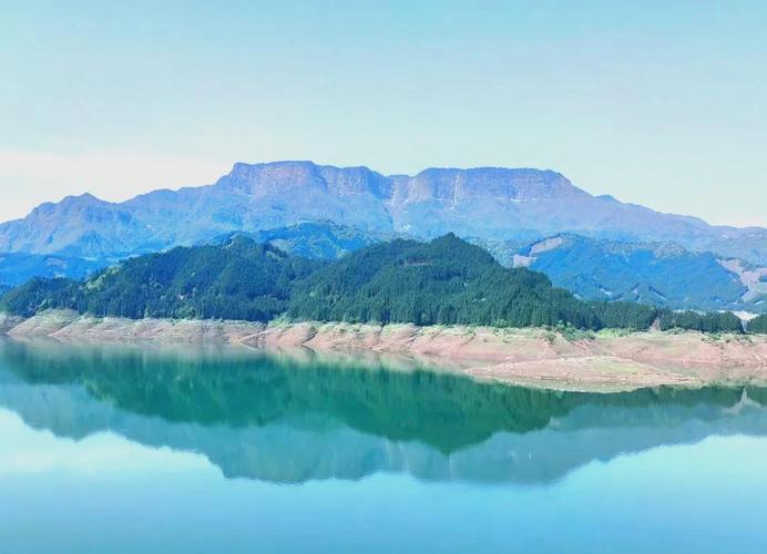 瓦屋山桌山酒店雅女湖店_瓦屋山雅女湖住宿_雅女湖觀景臺