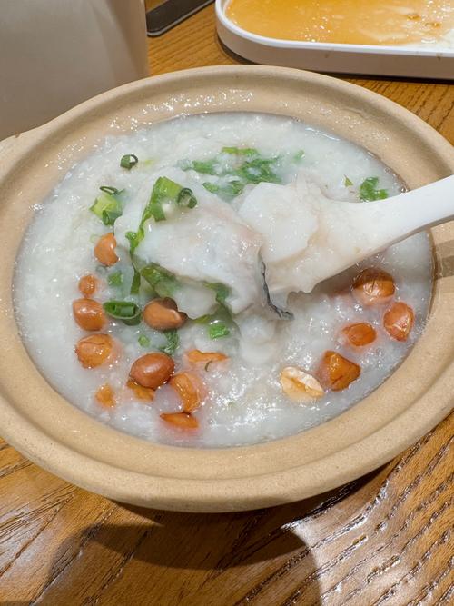 廣東艇仔粥特色_艇仔粥做法_艇仔粥的制作方法