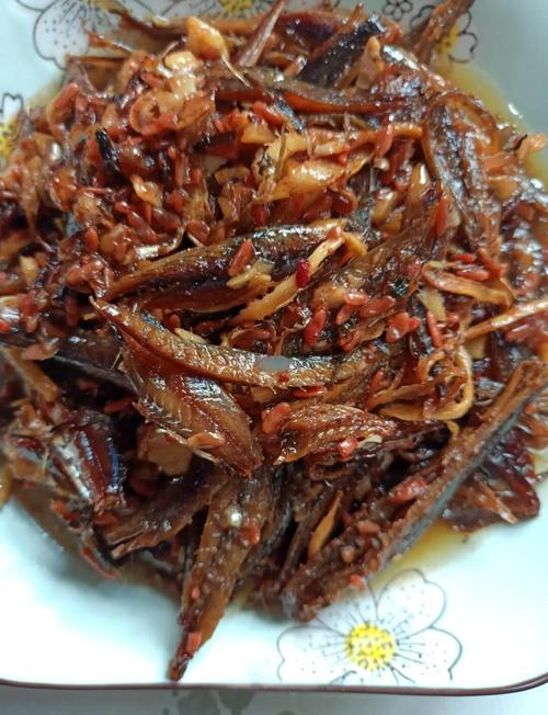 小干魚做酒糟怎么做?_酒糟魚制作方法_酒糟魚腌制技巧