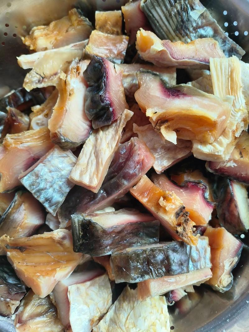 小干魚做酒糟怎么做?_酒糟魚腌制技巧_酒糟魚制作方法