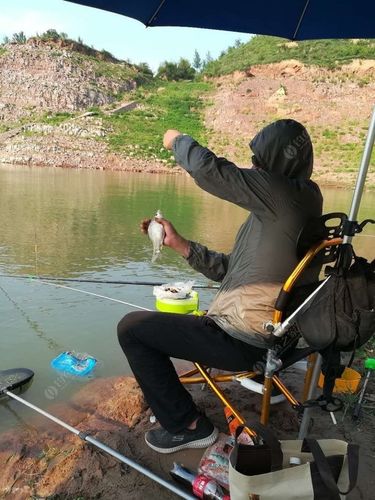 小浪底水庫坐釣_小浪底釣魚技巧_小浪底水庫釣點推薦